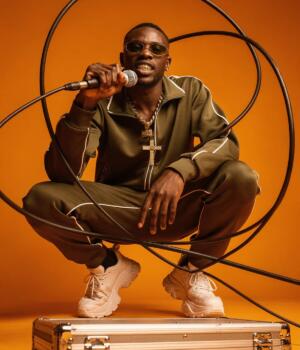Urban performer tracksuit look