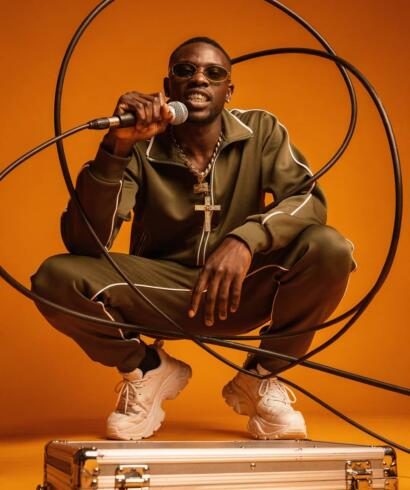 Urban performer tracksuit look
